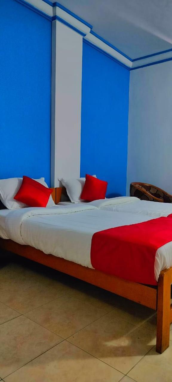 Hotel Manhattan Chennai Zewnętrze zdjęcie