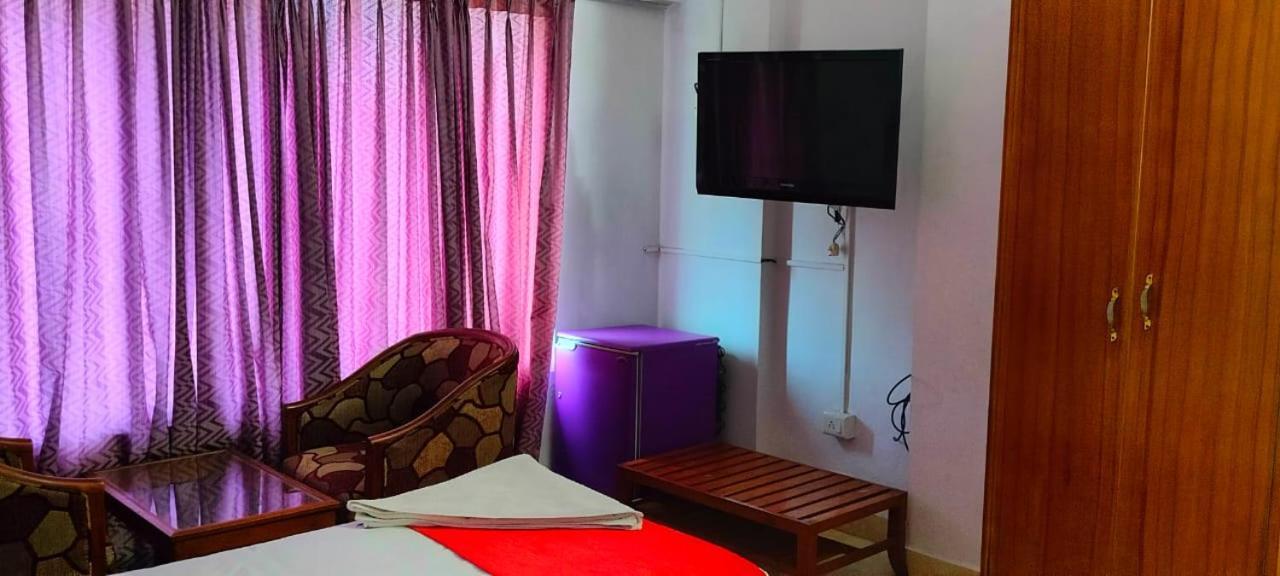 Hotel Manhattan Chennai Zewnętrze zdjęcie