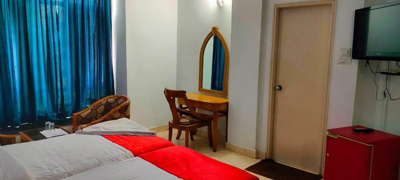 Hotel Manhattan Chennai Zewnętrze zdjęcie