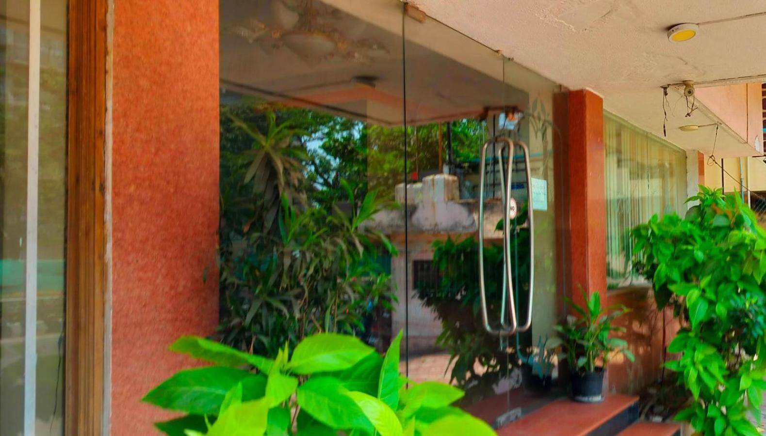 Hotel Manhattan Chennai Zewnętrze zdjęcie